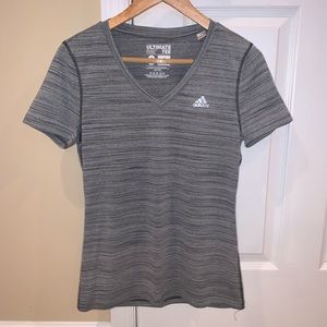 Adidas Workout Tee Vneck. Size Small